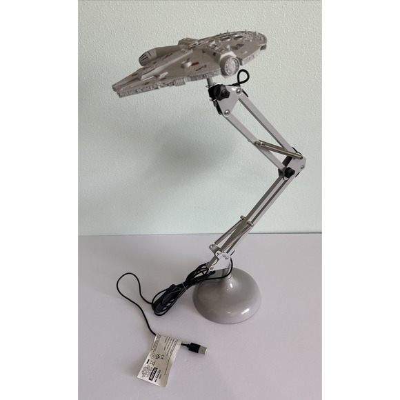 Star Wars Millennium Falcon Posable Desk Lamp V2 Lamp Paladone Products - Picture 1 of 4